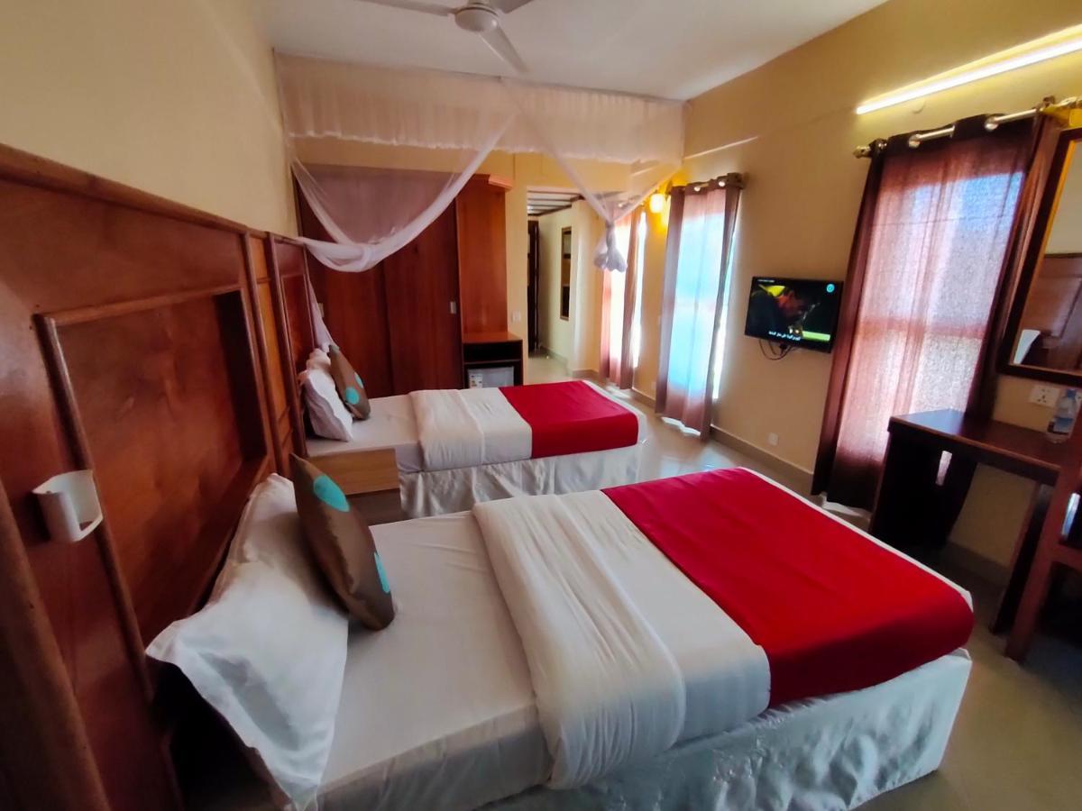 Pulickal Airport Hotel Entebbe Exterior foto