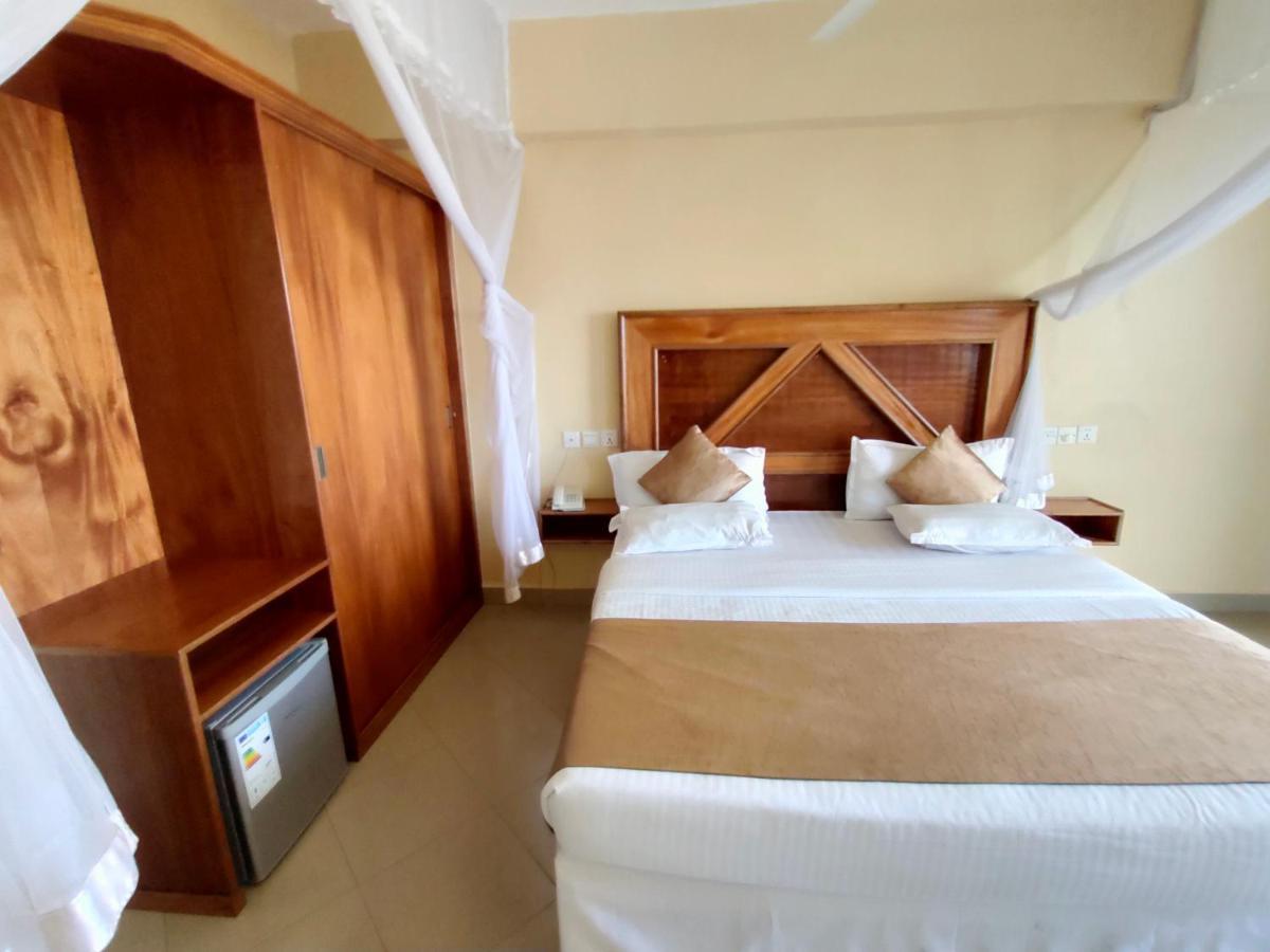 Pulickal Airport Hotel Entebbe Exterior foto